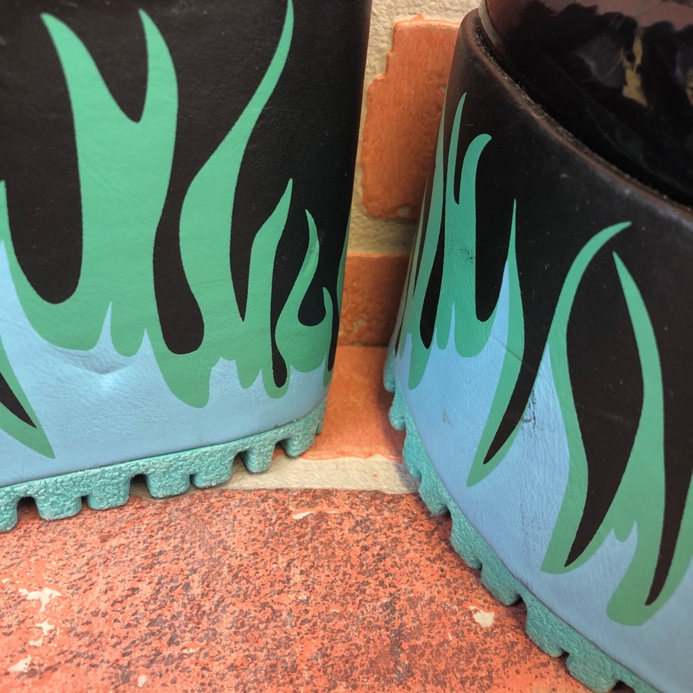 QOSMO Lo Black Heat - Mesh Black w Blue Flame - Picture 6 of 12